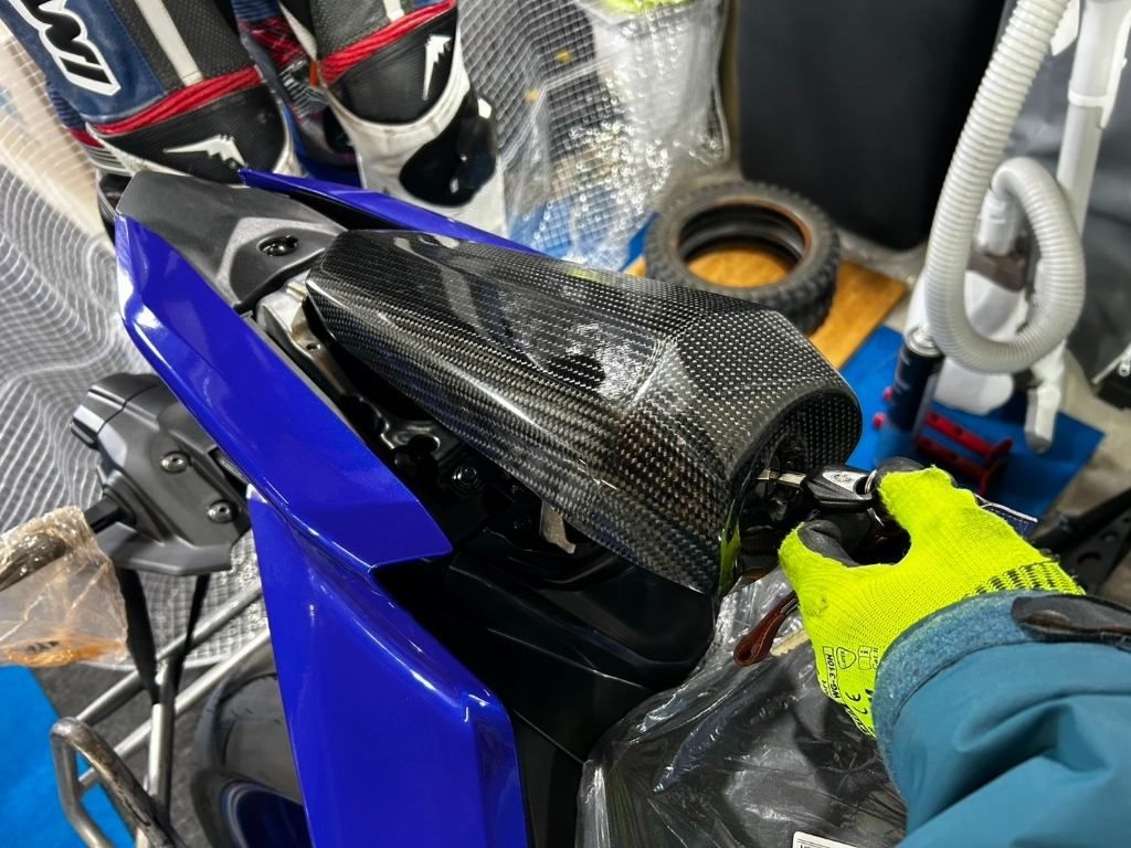 Saitaniya Carbon Pillion Seat Cover for Yamaha R9 2025-2026