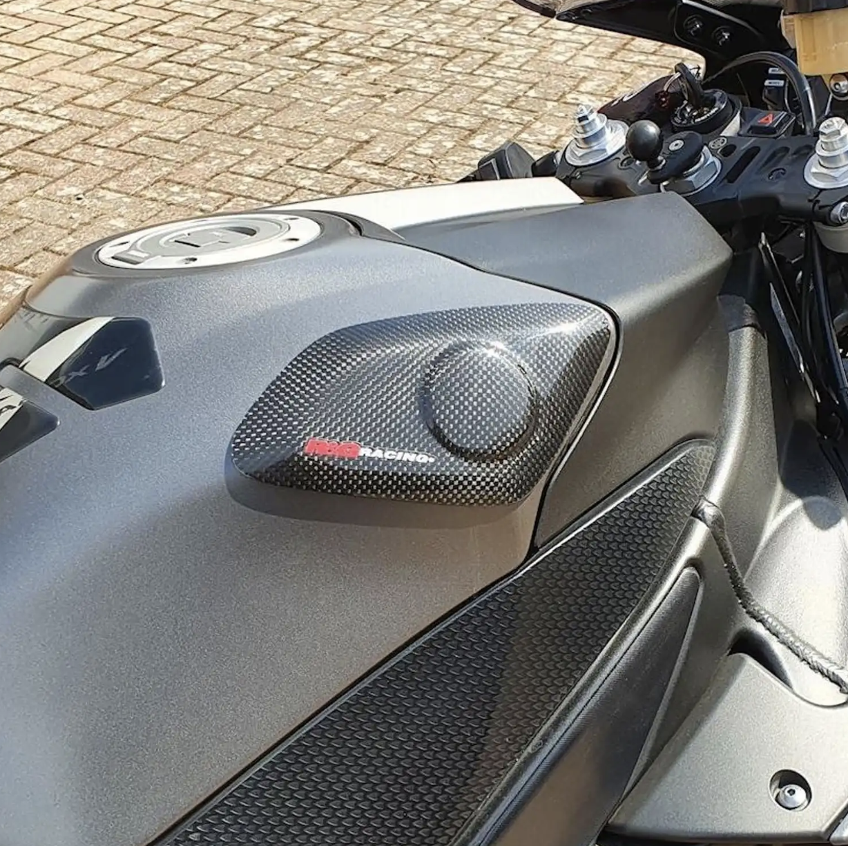 R&G Carbon Tank Sliders for Yamaha R1 2009